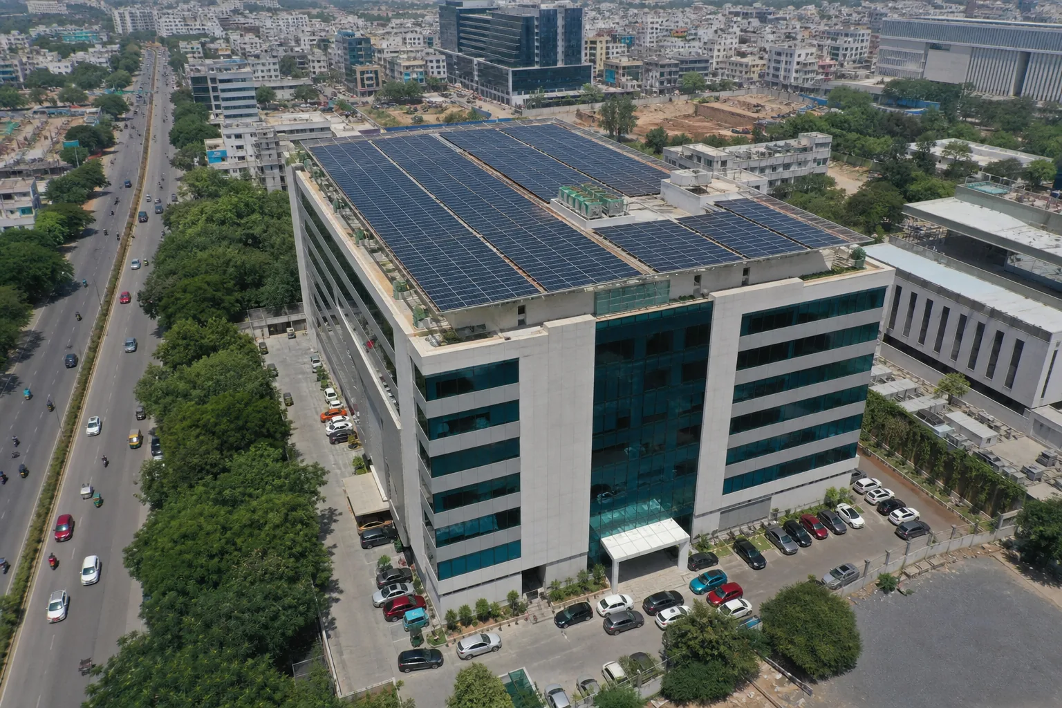 Indian commercial building with rooftop solar installation